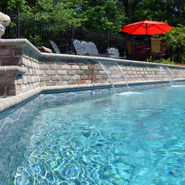 Swimming complete with fountains