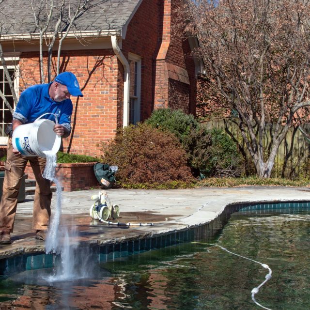 Adding cleaning agents to swimming pool